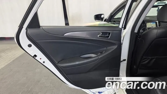 Hyundai Sonata 2014 — фото 15