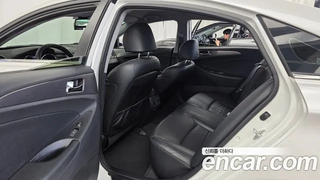 Hyundai Sonata 2014 — фото 16