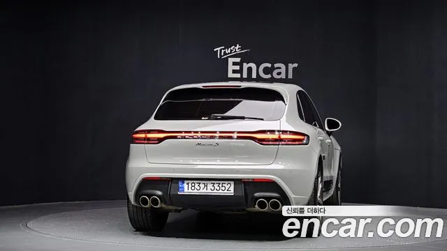 Porsche Macan 2023 — фото 4