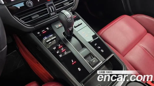 Porsche Macan 2023 — фото 12