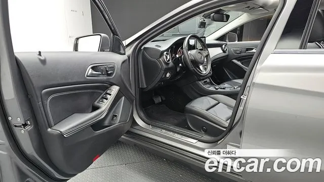 Mercedes-Benz GLA-Class 2016 — фото 10
