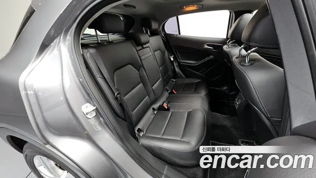 Mercedes-Benz GLA-Class 2016 — фото 11