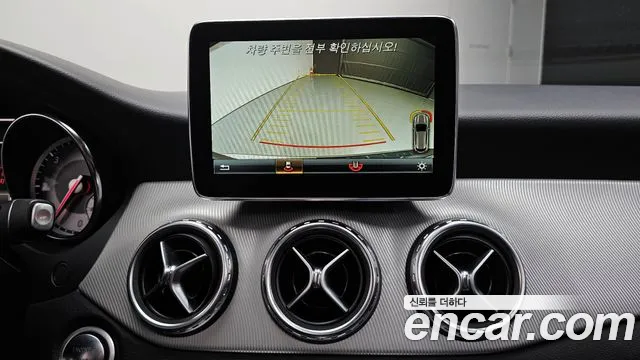 Mercedes-Benz GLA-Class 2016 — фото 15