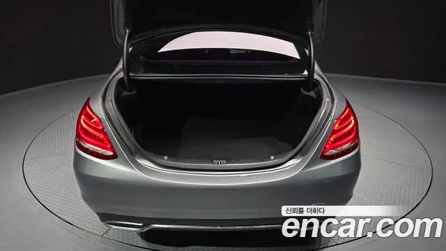 Mercedes-Benz C-Class 2016 — фото 20