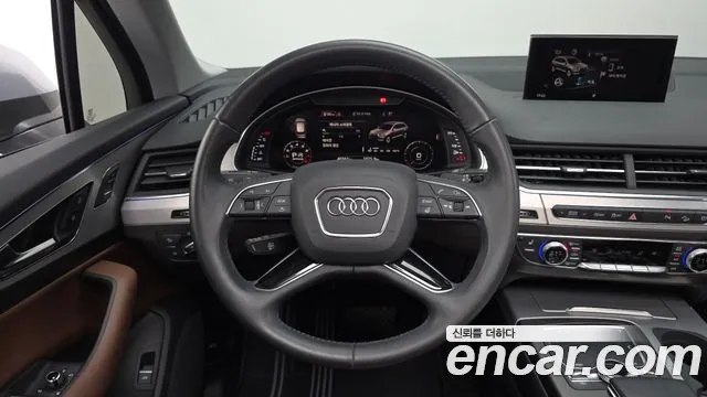 Audi Q7 2019 — фото 18