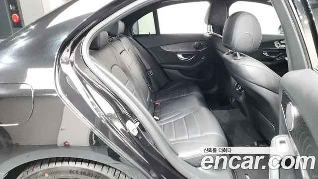 Mercedes-Benz C-Class 2017 — фото 11