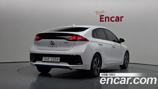 Hyundai Ioniq 2019 — фото 2