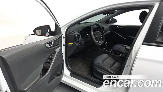 Hyundai Ioniq 2019 — фото 10