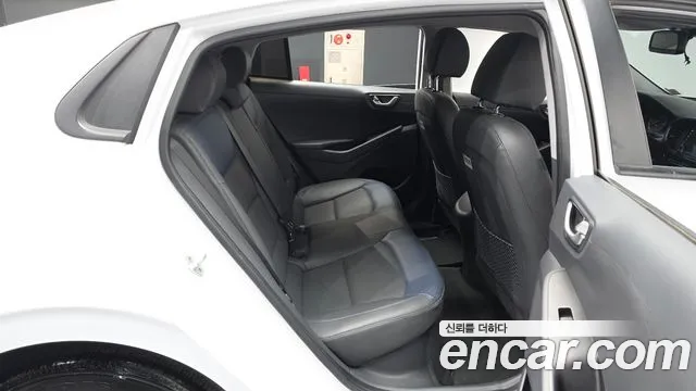 Hyundai Ioniq 2019 — фото 12