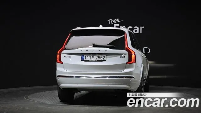 Volvo XC90 2023 — фото 4