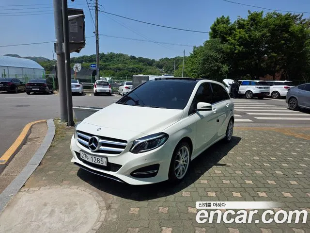 Mercedes-Benz B-Class 2017 — фото 1