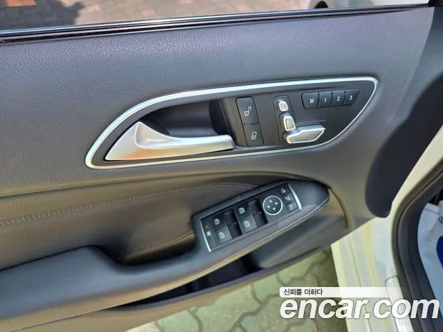 Mercedes-Benz B-Class 2017 — фото 13