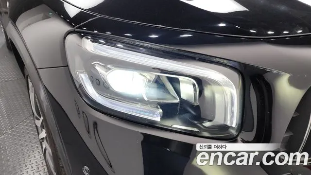 Mercedes-Benz GLB-Class 2023 — фото 8