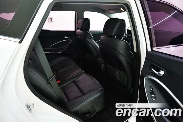 Hyundai Santafe 2016 — фото 18
