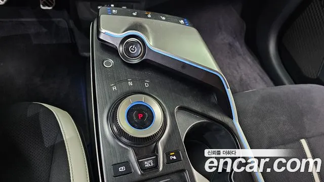 Kia EV6 2025 — фото 11