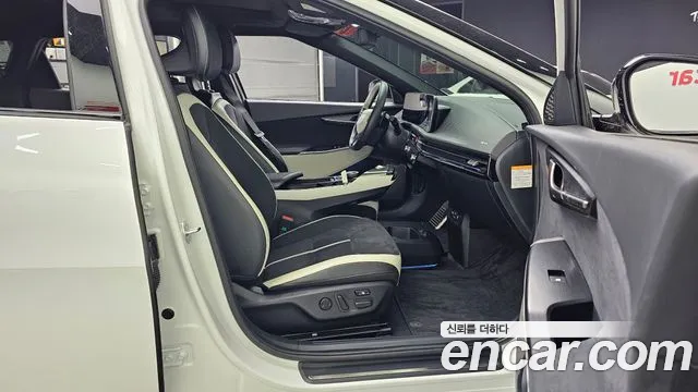Kia EV6 2025 — фото 16