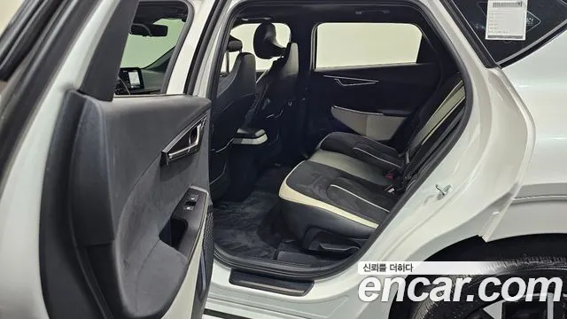 Kia EV6 2025 — фото 15