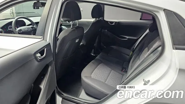 Hyundai Ioniq 2018 — фото 17