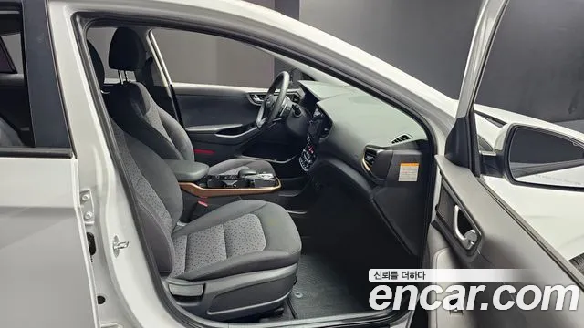 Hyundai Ioniq 2018 — фото 18