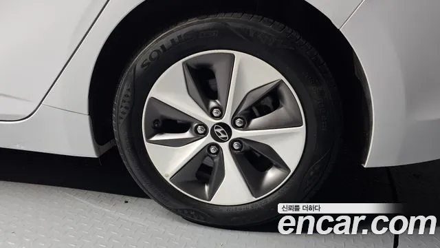 Hyundai Ioniq 2018 — фото 7