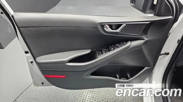 Hyundai Ioniq 2018 — фото 14