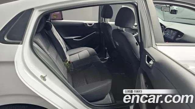 Hyundai Ioniq 2018 — фото 16