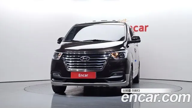 Hyundai Starex 2019 — фото 3