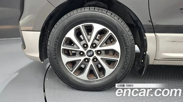 Hyundai Starex 2019 — фото 5