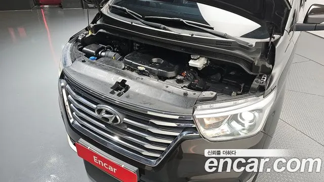 Hyundai Starex 2019 — фото 6