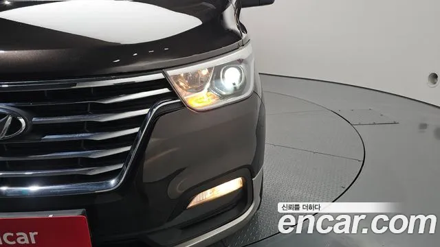 Hyundai Starex 2019 — фото 8