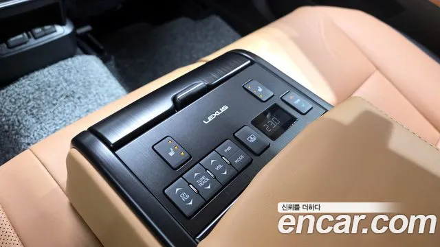 Lexus ES 2023 — фото 19