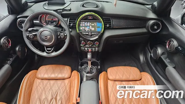 Mini Cooper Convertible 2019 — фото 10