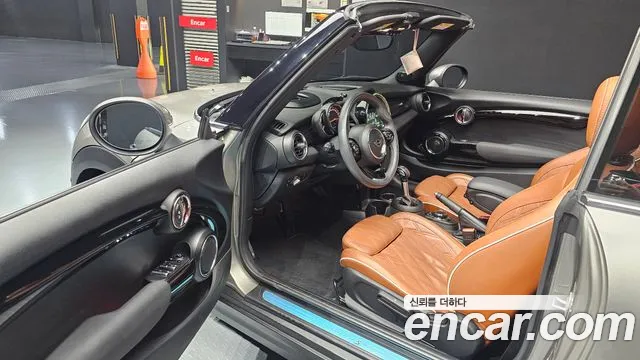 Mini Cooper Convertible 2019 — фото 13