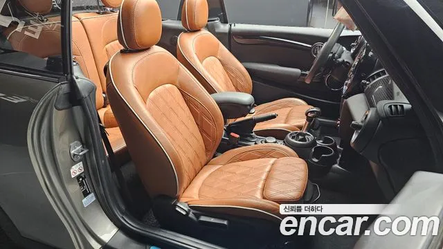 Mini Cooper Convertible 2019 — фото 18