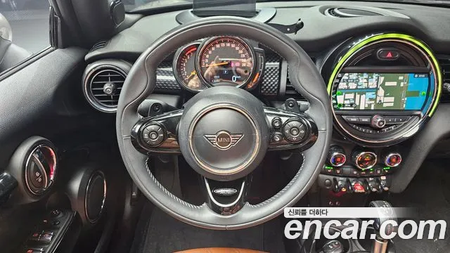 Mini Cooper Convertible 2019 — фото 19