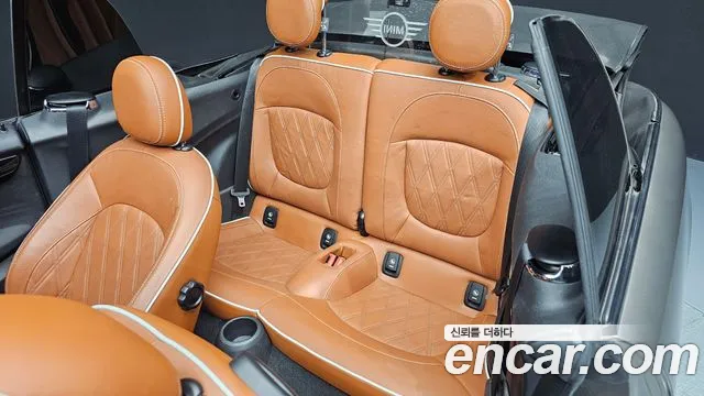 Mini Cooper Convertible 2019 — фото 16