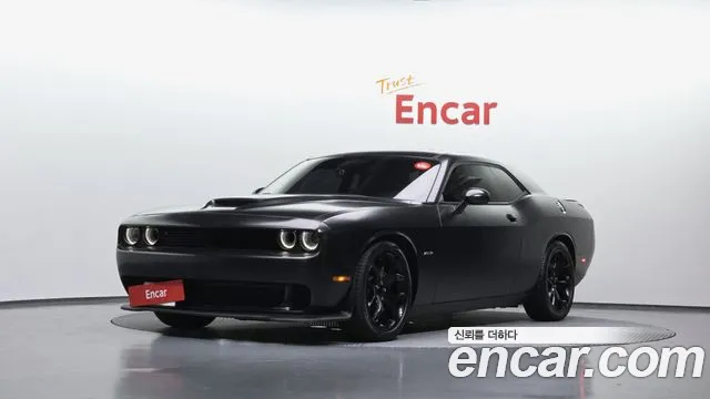 Dodge Challenger 2019 — фото 1