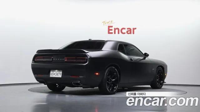 Dodge Challenger 2019 — фото 2