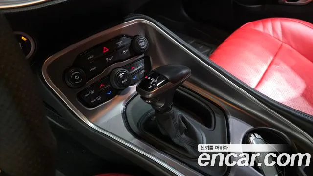 Dodge Challenger 2019 — фото 9