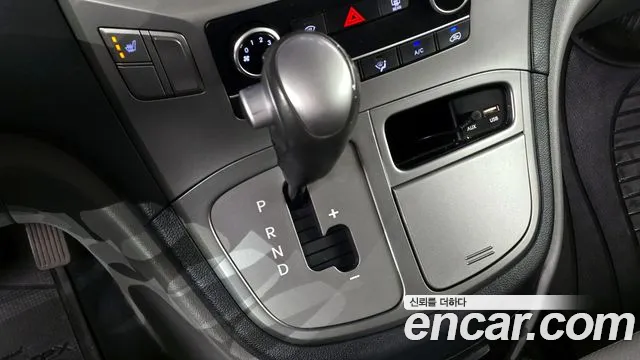 Hyundai Starex 2019 — фото 9