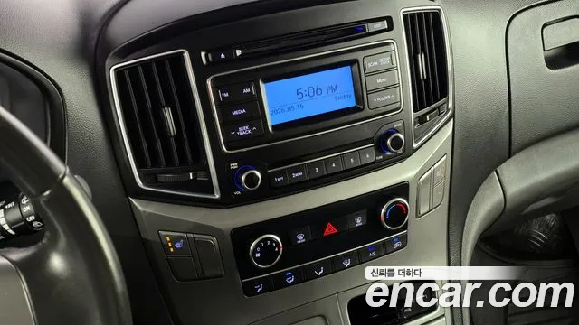Hyundai Starex 2019 — фото 17