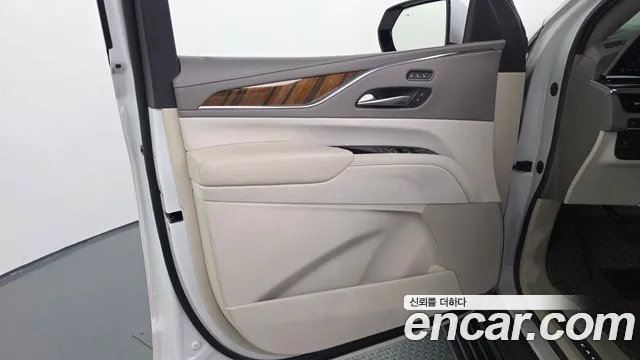 Cadillac Escalade 2021 — фото 14