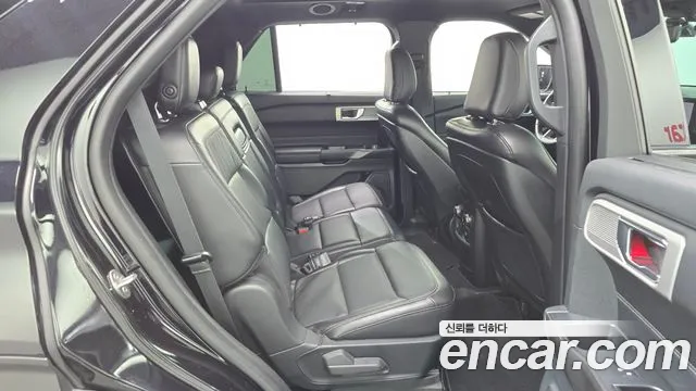 Ford Explorer 2020 — фото 11