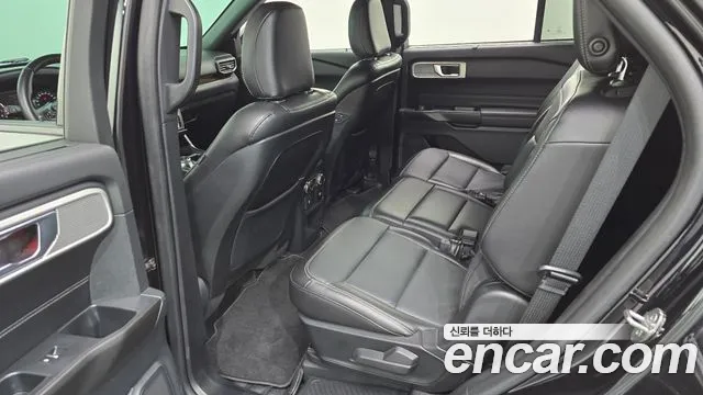Ford Explorer 2020 — фото 20