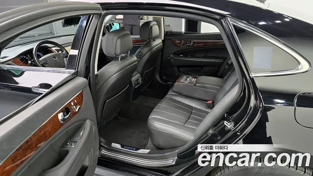 Hyundai Equus 2010 — фото 11