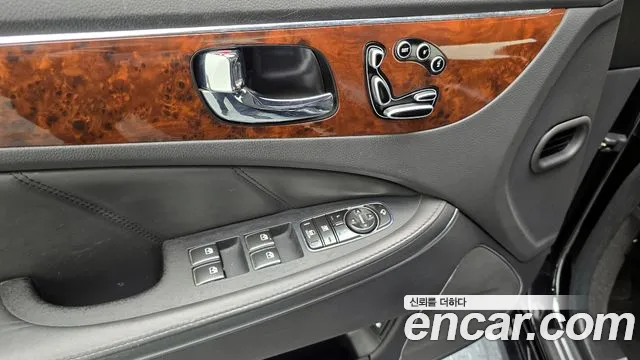 Hyundai Equus 2010 — фото 14