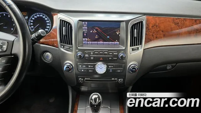 Hyundai Equus 2010 — фото 20