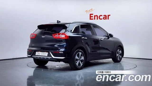 Kia Niro 2017 — фото 2
