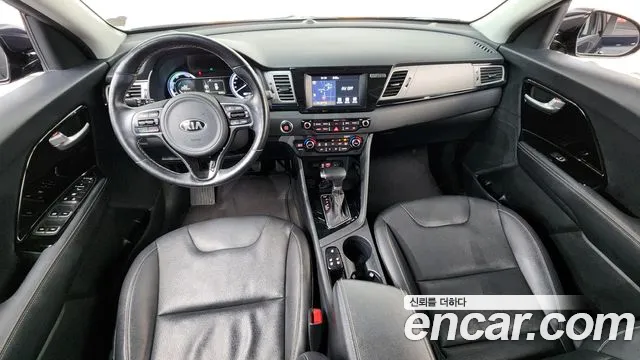 Kia Niro 2017 — фото 10