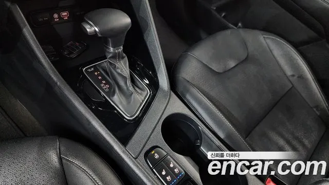 Kia Niro 2017 — фото 12